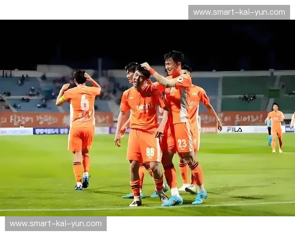 铁血平民与落寞豪门的巅峰博弈：光州FCvs全北现代，这不只是一场K联赛